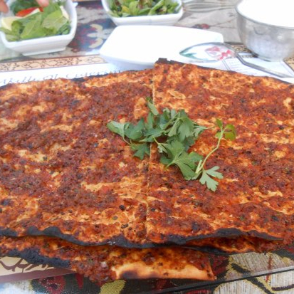 Lahmacun Büyük Boy