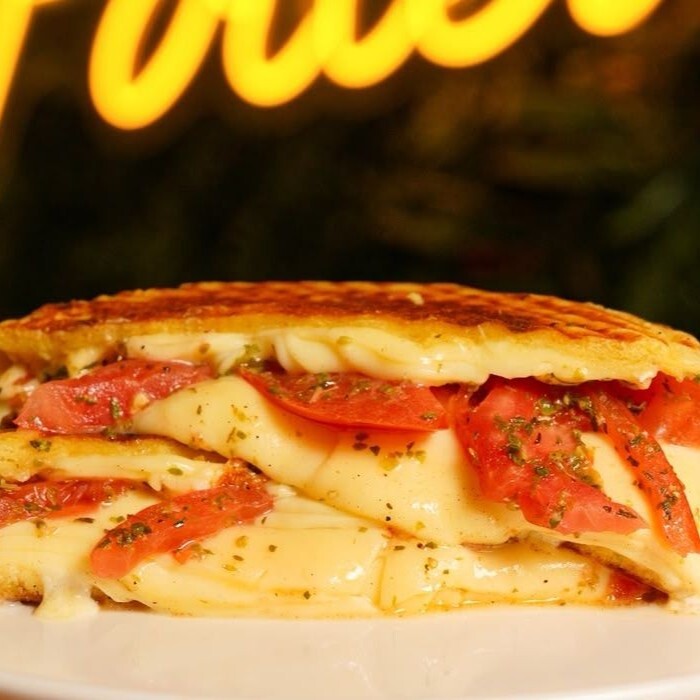 Baz Dana Jambonlu Tost (Jambolika)