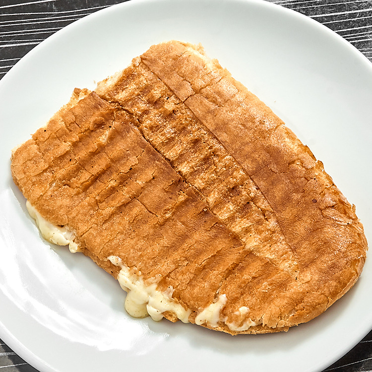 Yarım Ekmek Arası Çift Kaşarlı Tost