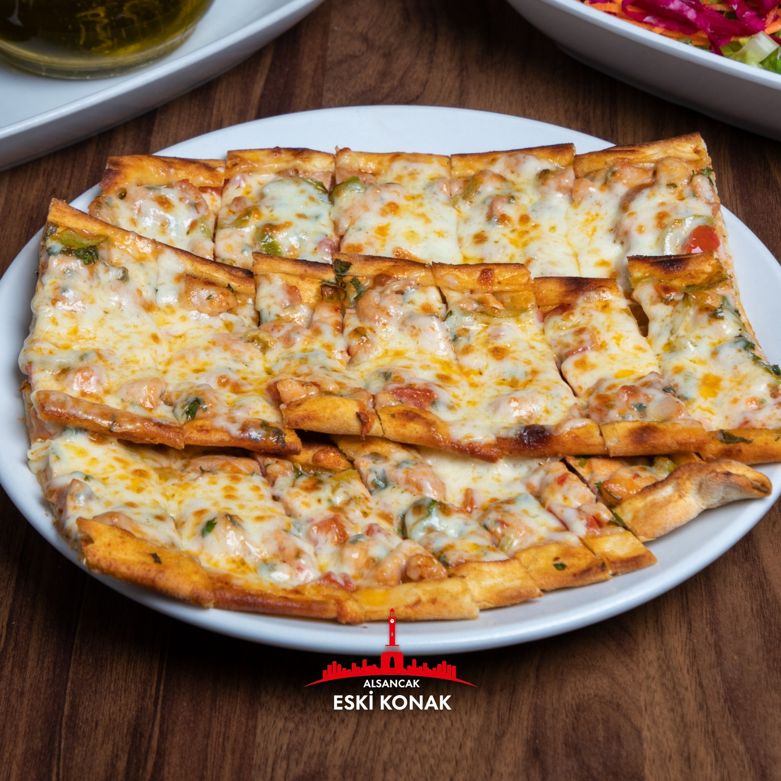 Tavuklu Kaşarlı Pide