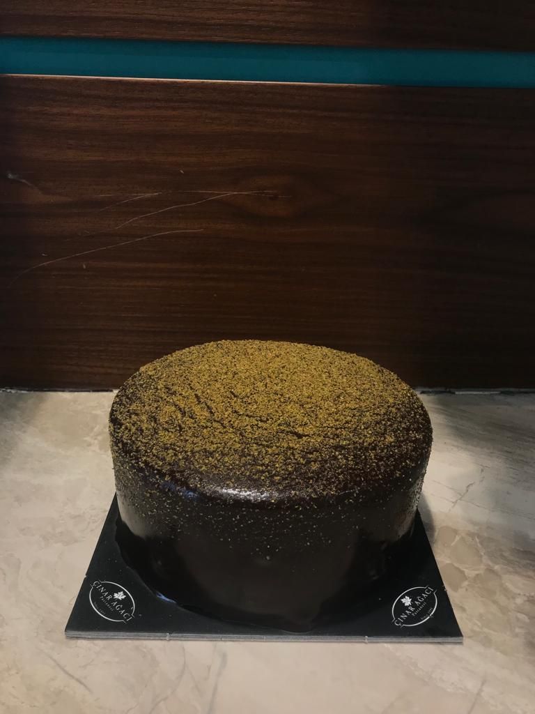 Fıstık Çikolatalı Pasta (7-9 Kişilik)