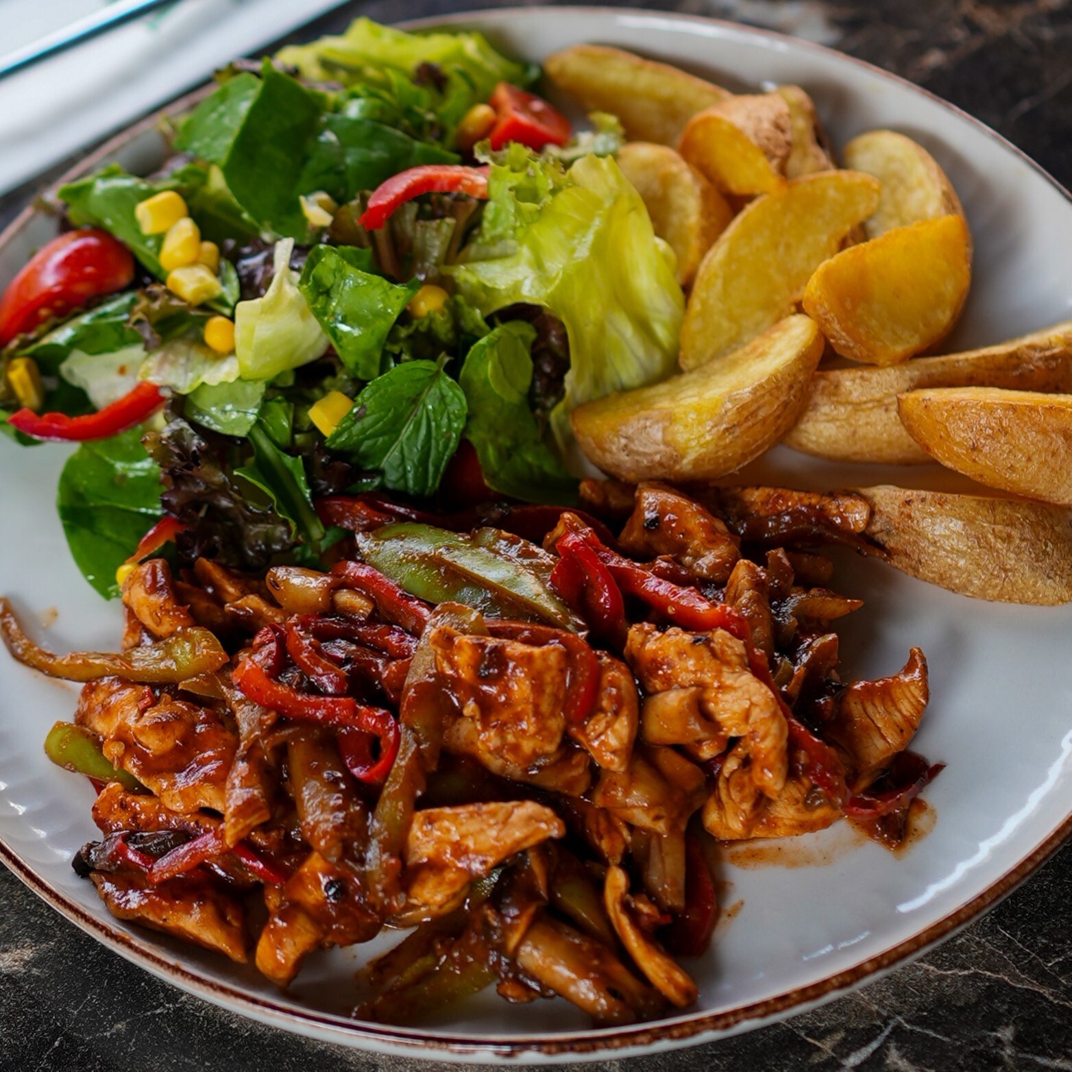 Tavuk Barbekü Soslu