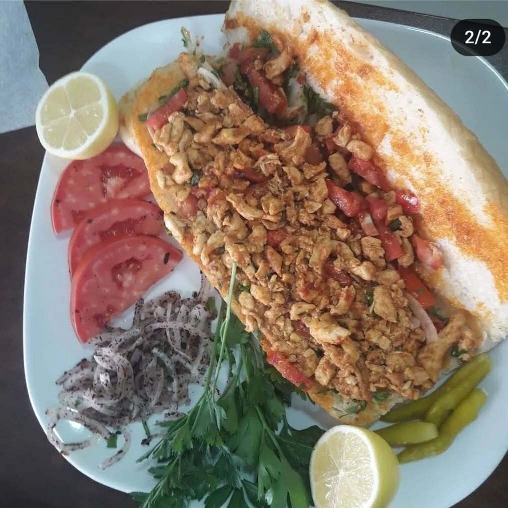 Yarım Ekmek Tavuk Tantuni + 330 ml coca cola