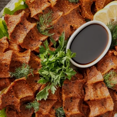 1 kg. KLASİK ÇİĞ KÖFTE GARNİTÜRLÜ