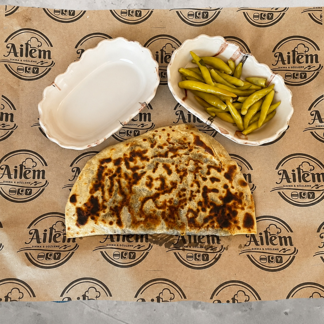 Kaşarlı Ay Böreği