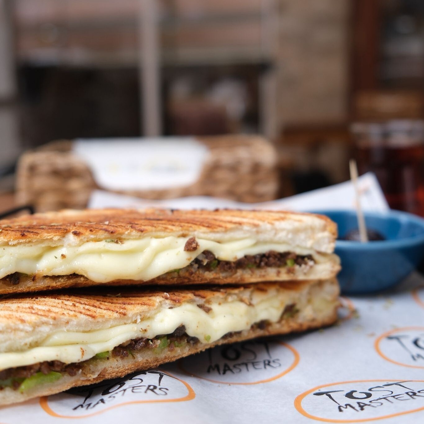 Kavurmalı Kaşarlı Tost