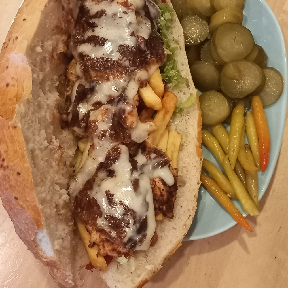 3 Çeyrek Ekmek Kızarmış Kaşarlı Izgara Tavuk biftek