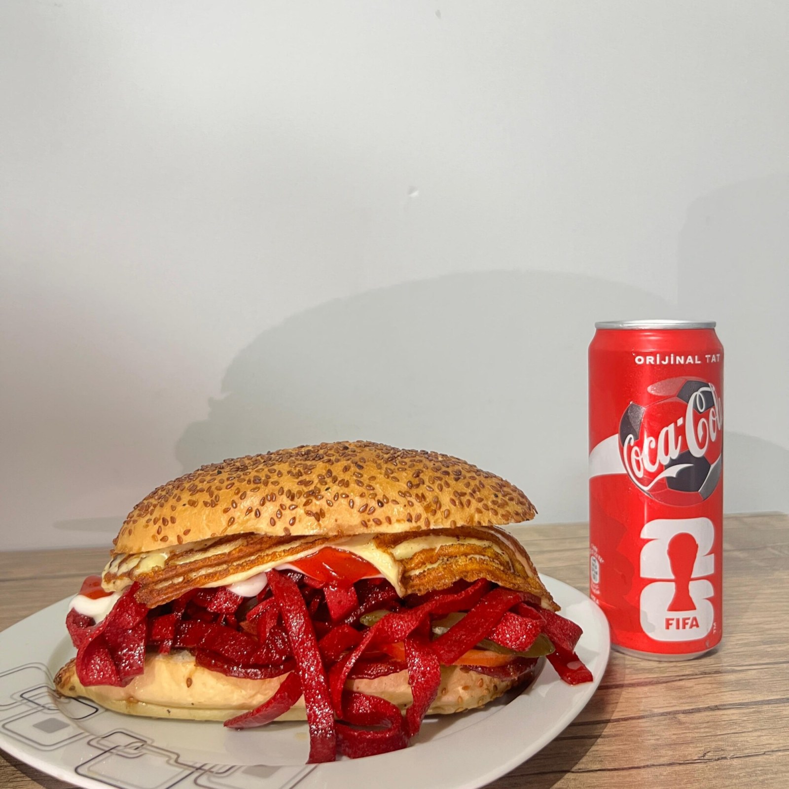 Şehrin Kumrucusu Double Sucuk Menü +Coca Cola (250cl)
