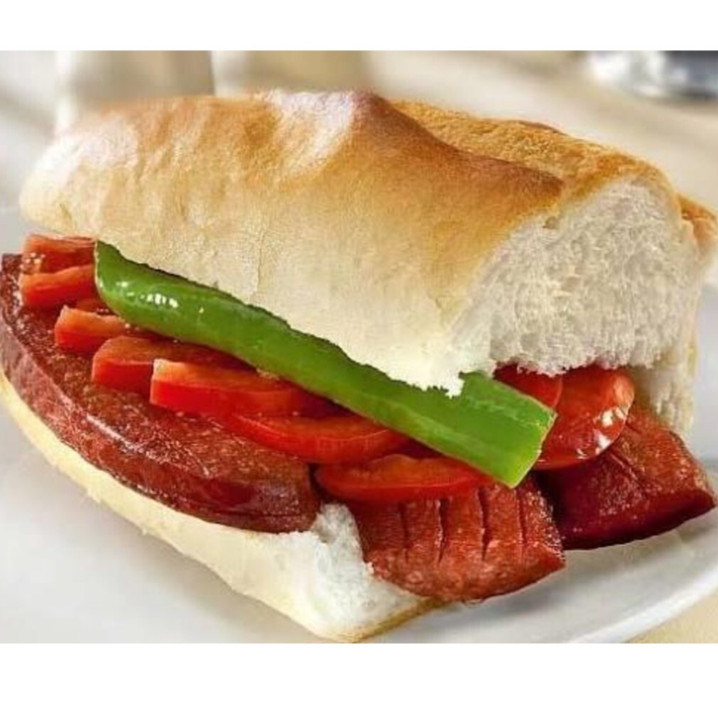 Üç Çeyrek Sucuk Ekmek