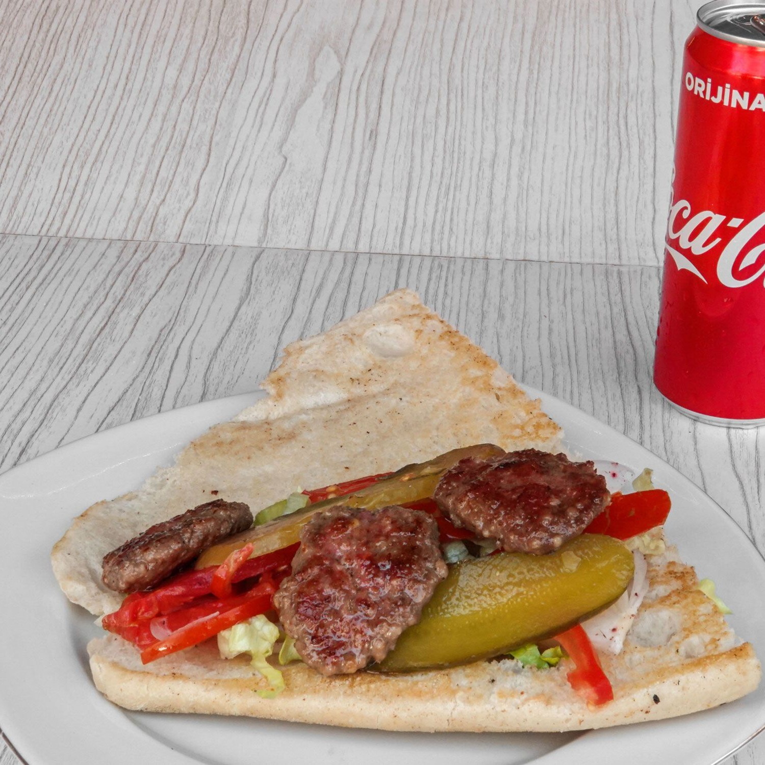 3/4 Ekmek Arası Köfte Menü