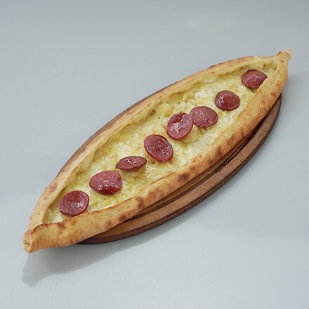Kaşarlı Sucuklu Pide