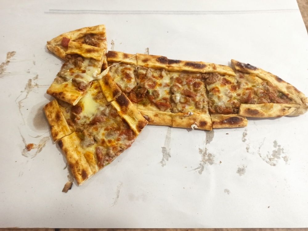 Kuşbaşılı Kaşarlı Pide