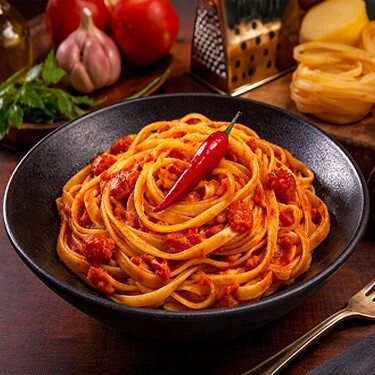 Arabiata Soslu (Acılı) (Günlük Taze Makarna Fettuccine)