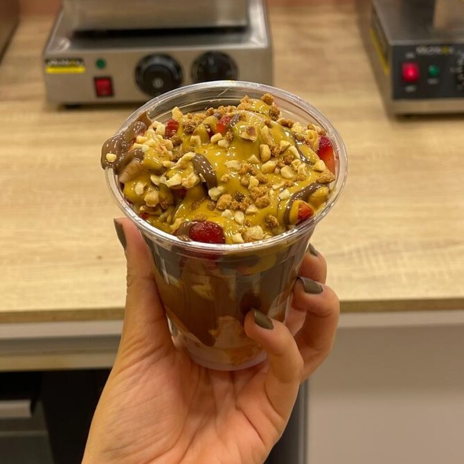 Sütlü Çikolatalı Muzlu Bardak Waffle