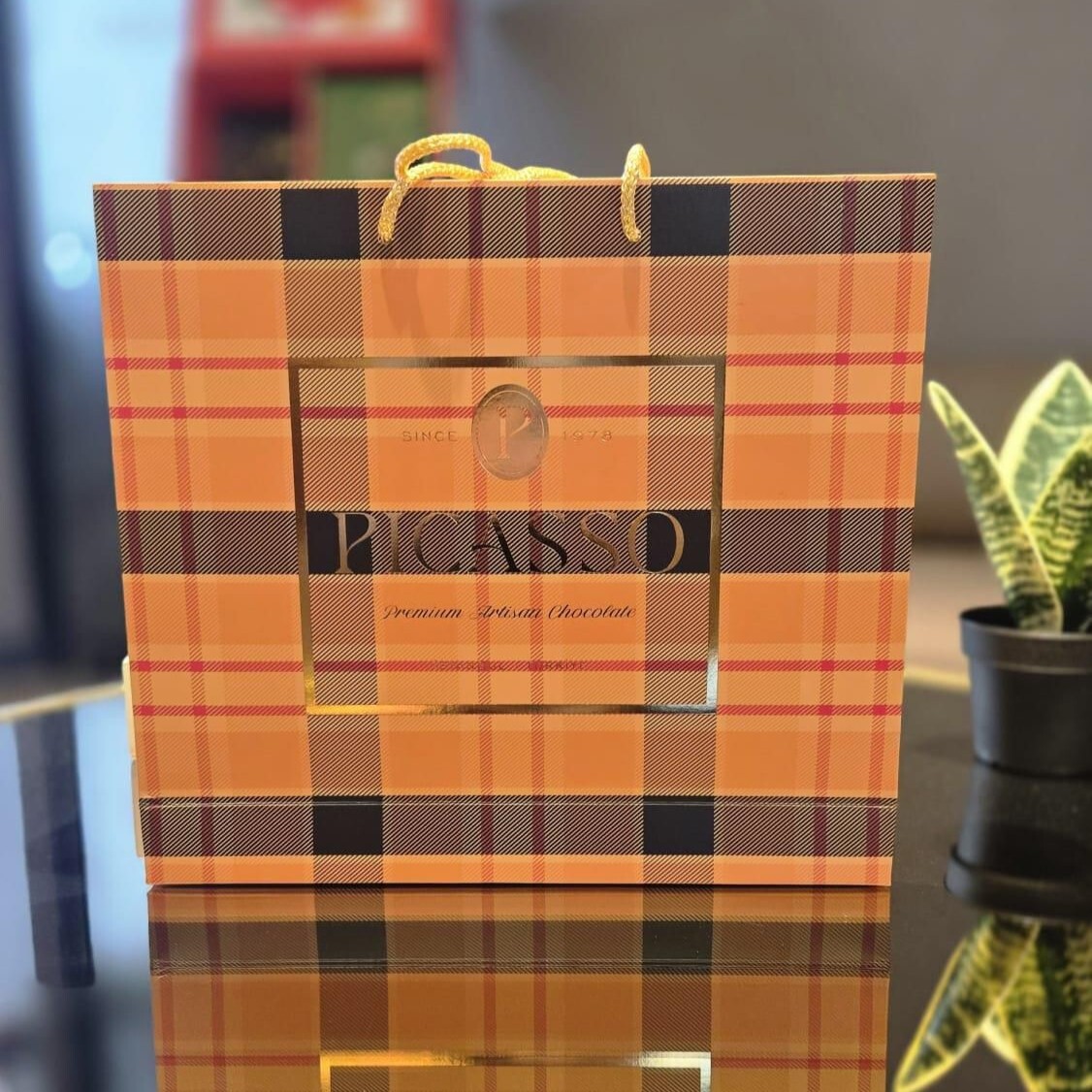Picasso L'Artiste Burbery Artizan Çikolata (235 gr.)