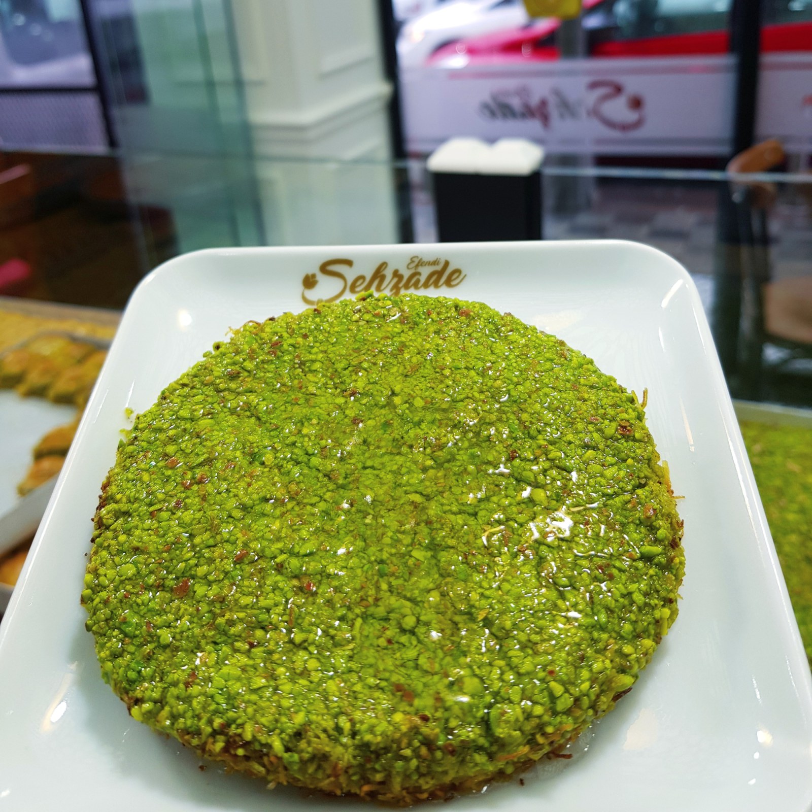 Atom Künefe (Kaymak,Fıstık)