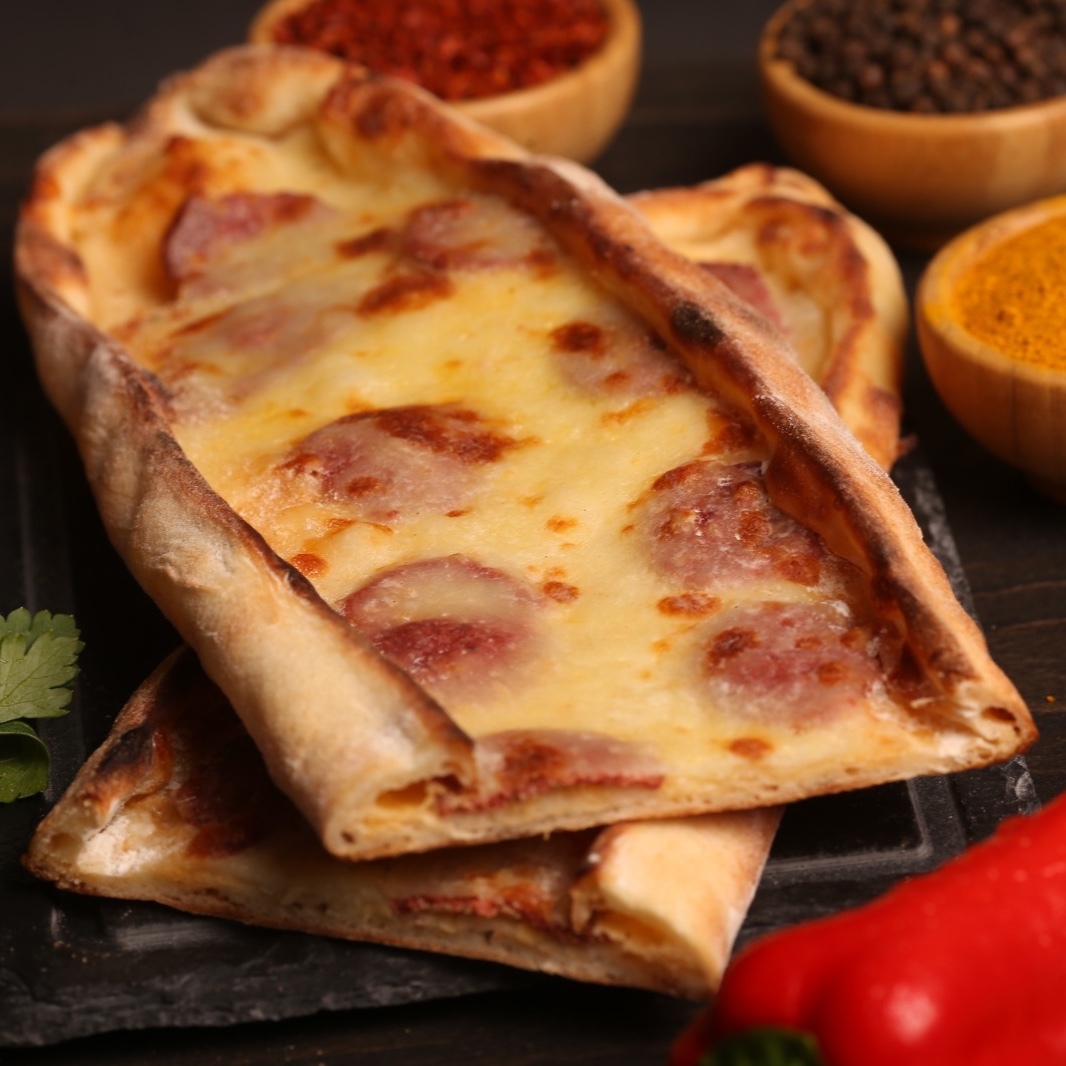 Sucuklu Kaşarlı Pide Menü