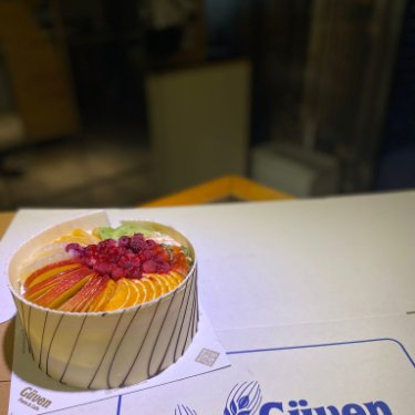Meyveli Dilim Pasta