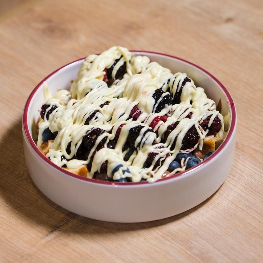Orman Meyveli Waffle Bowl