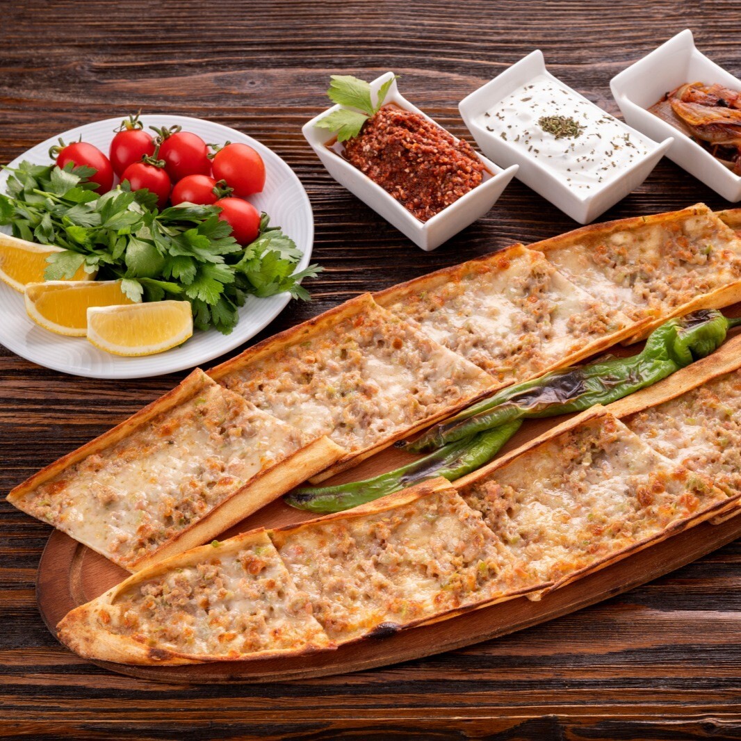 Kıymalı Kaşarlı Pide (1 Metre)