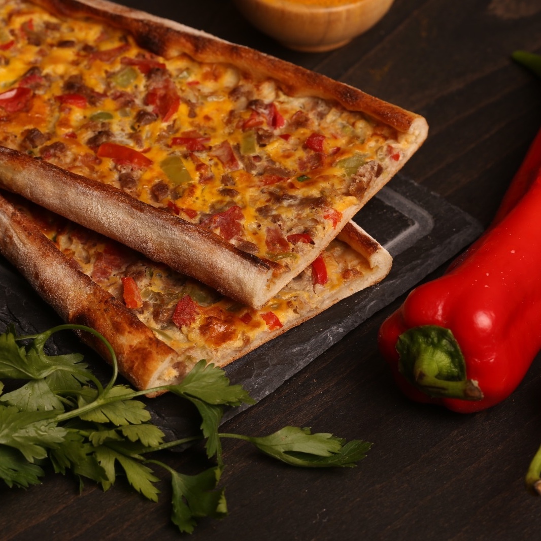 Sebzeli Pide Menü