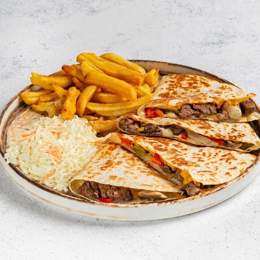 Karışık Quesadilla (989,6519 KCal)