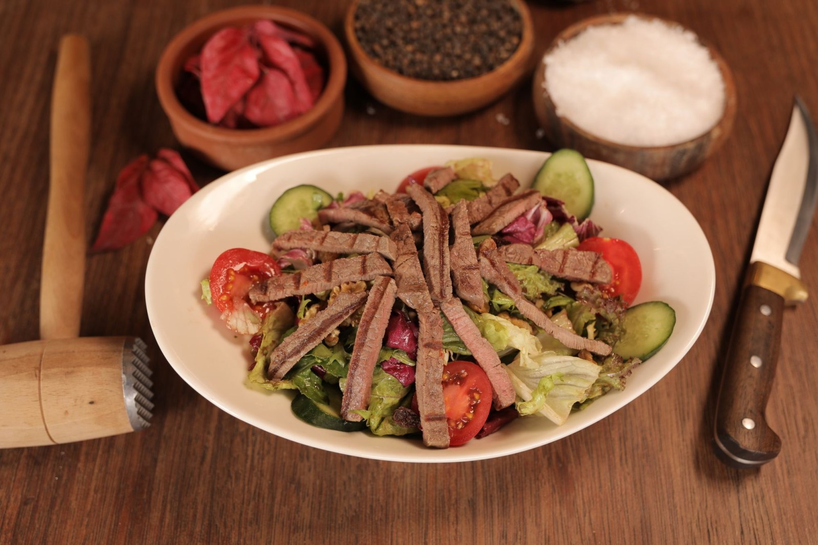 Biftekli Salata