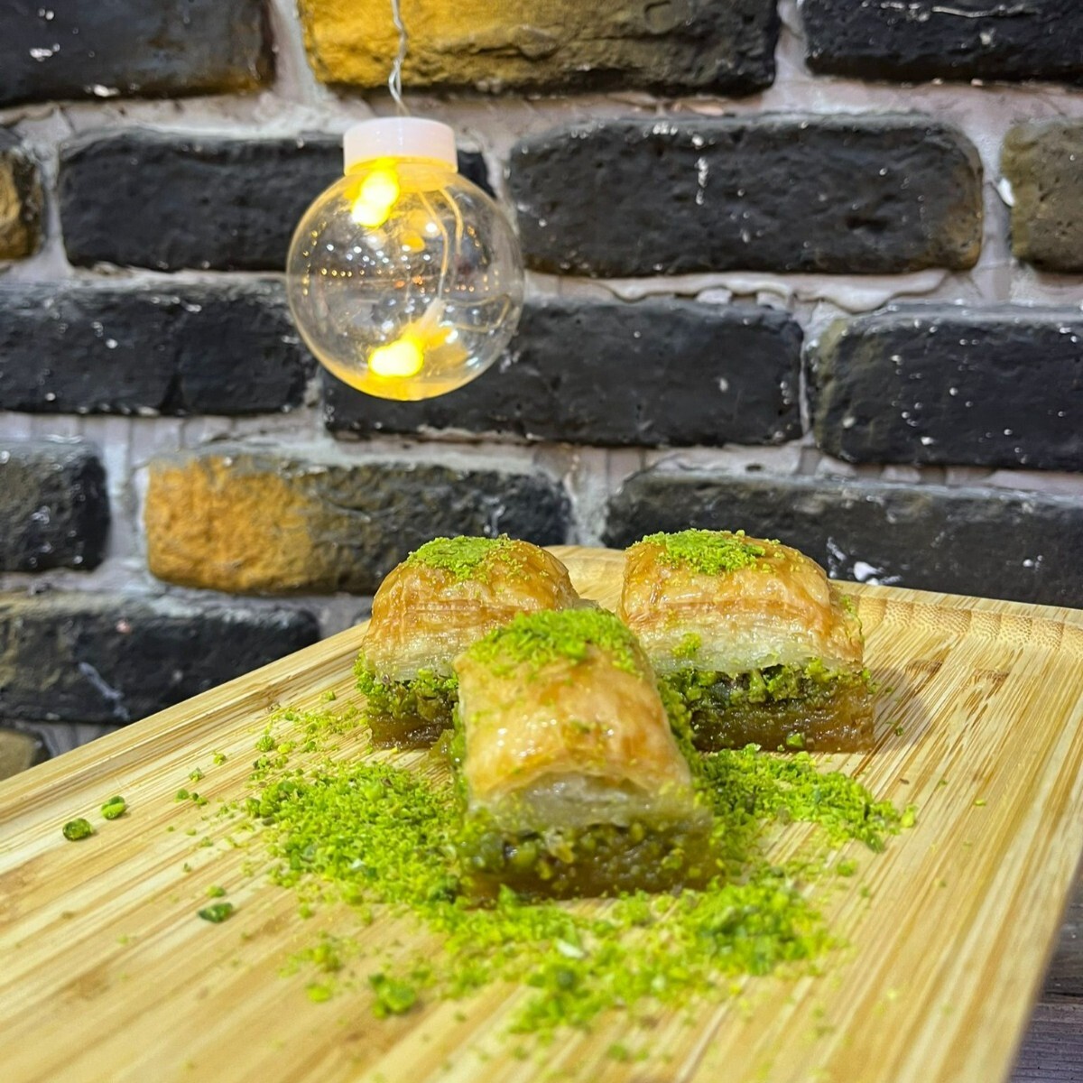 Tereyağlı Fıstıklı Baklava (250 gr)