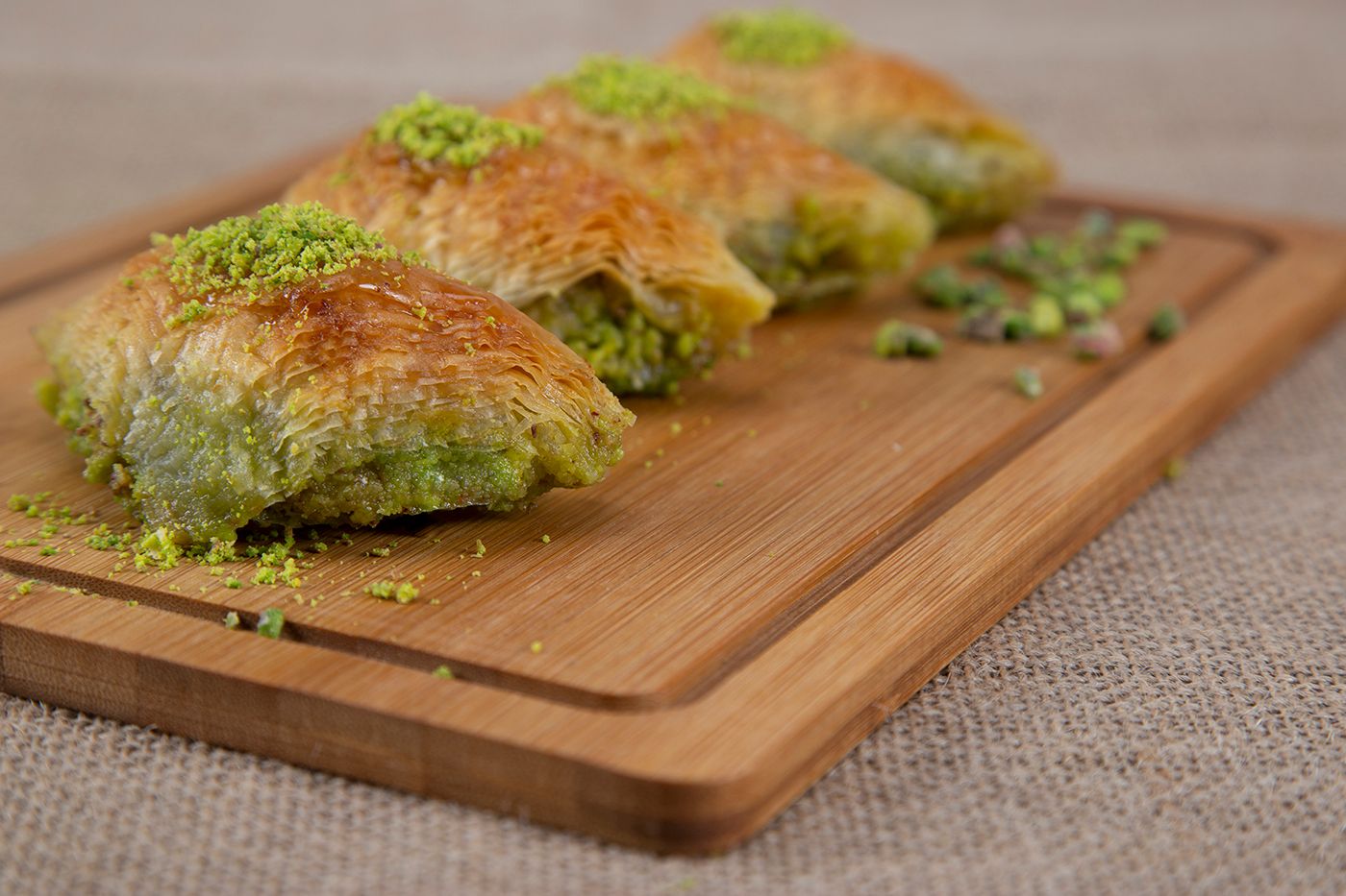 Fıstıklı Şöbiyet (1 kg)