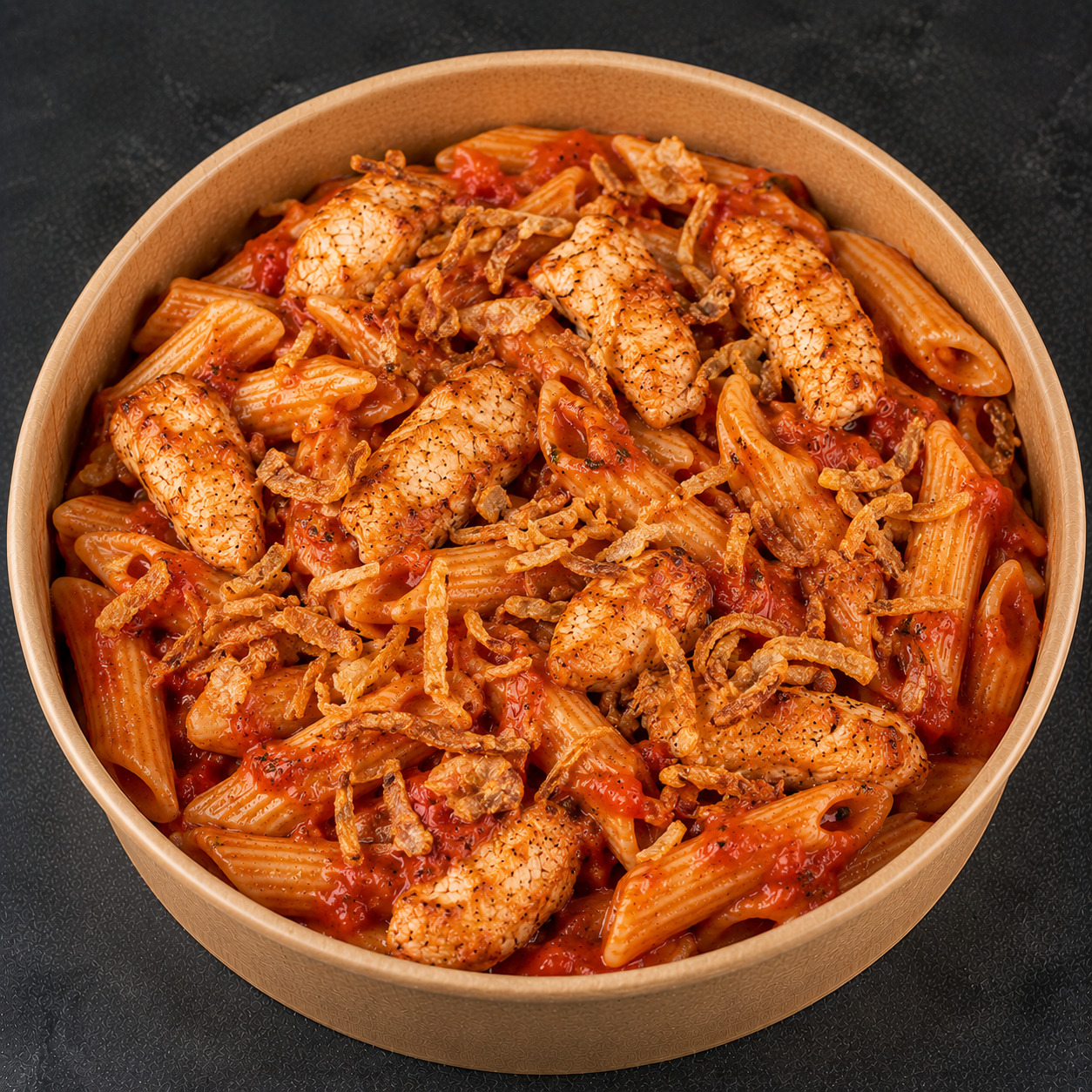Tavuklu Domates Soslu Çıtır Soğanlı Penne