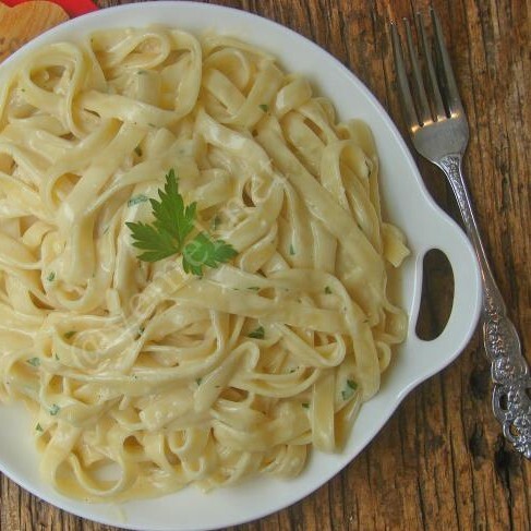 Sade Kremalı Fettuccine Makarna Sosları Kendin Seç