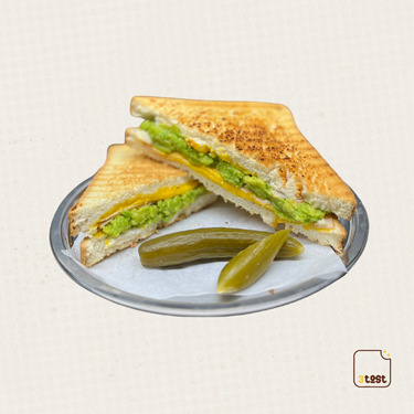 Füme Hindili Avokadolu Tost