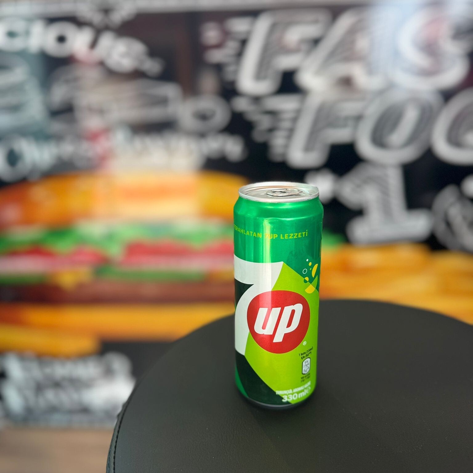 7UP 330 ml Kutu