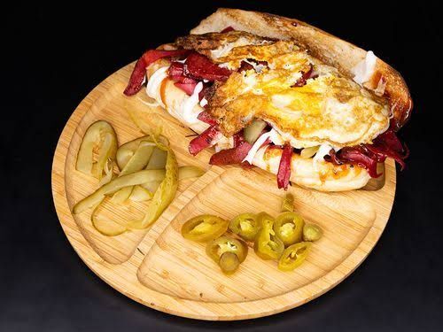 Yumurtalı Karışık Sandviç
