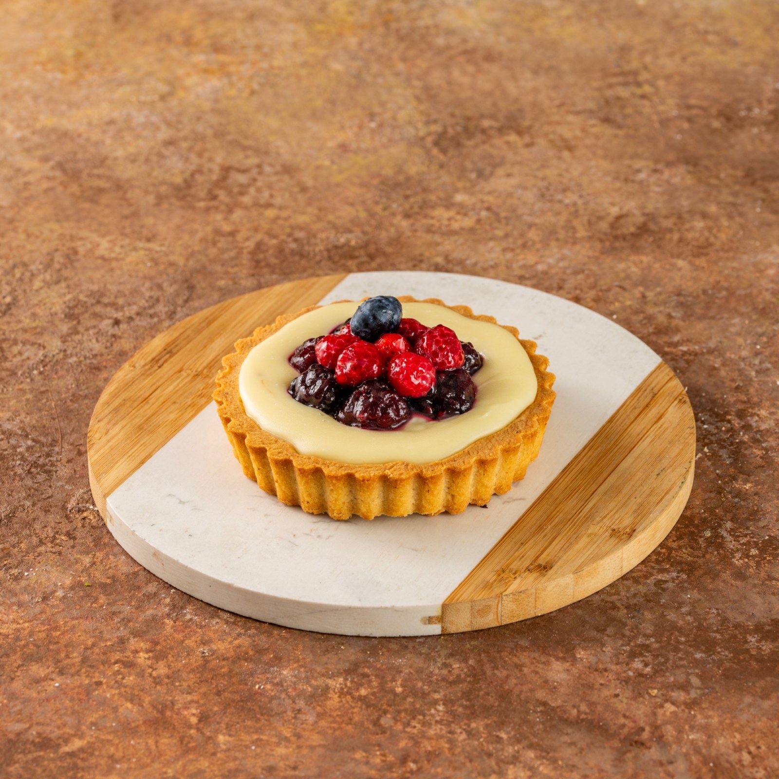 Beyaz Çikolatalı Orman Meyveli Mini Tart