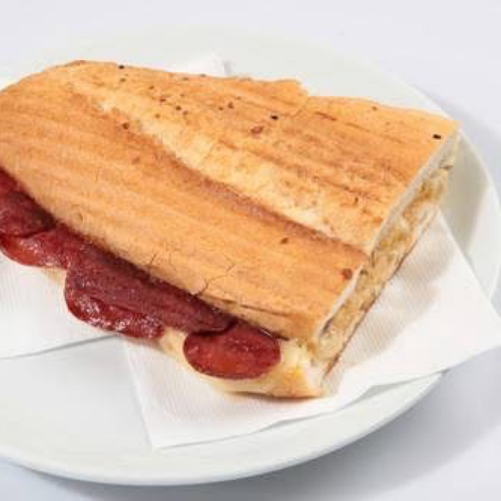 Yarım Ekmek Sucuklu Tost (Ayranlı Menü)