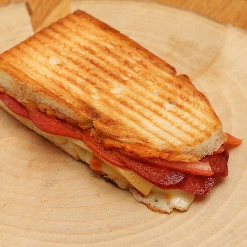 Sucuklu Tost