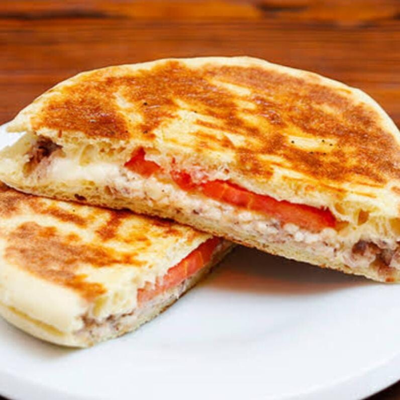 Beyaz Peynirli Bazlama Tost