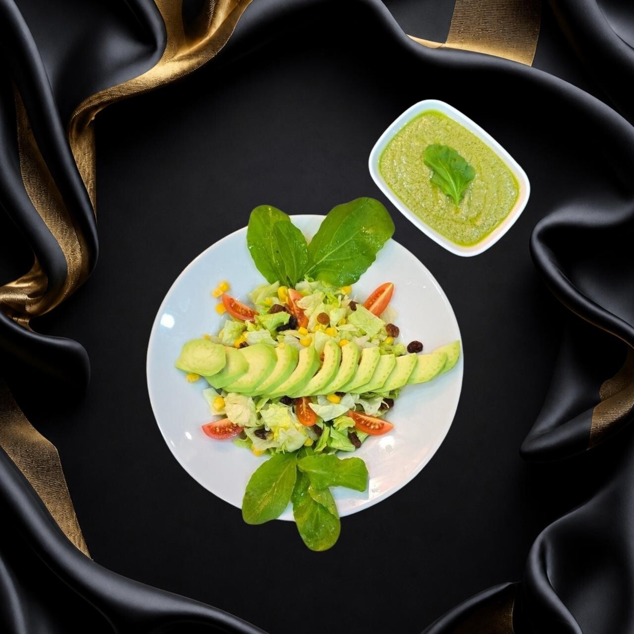 Avokado Salatası