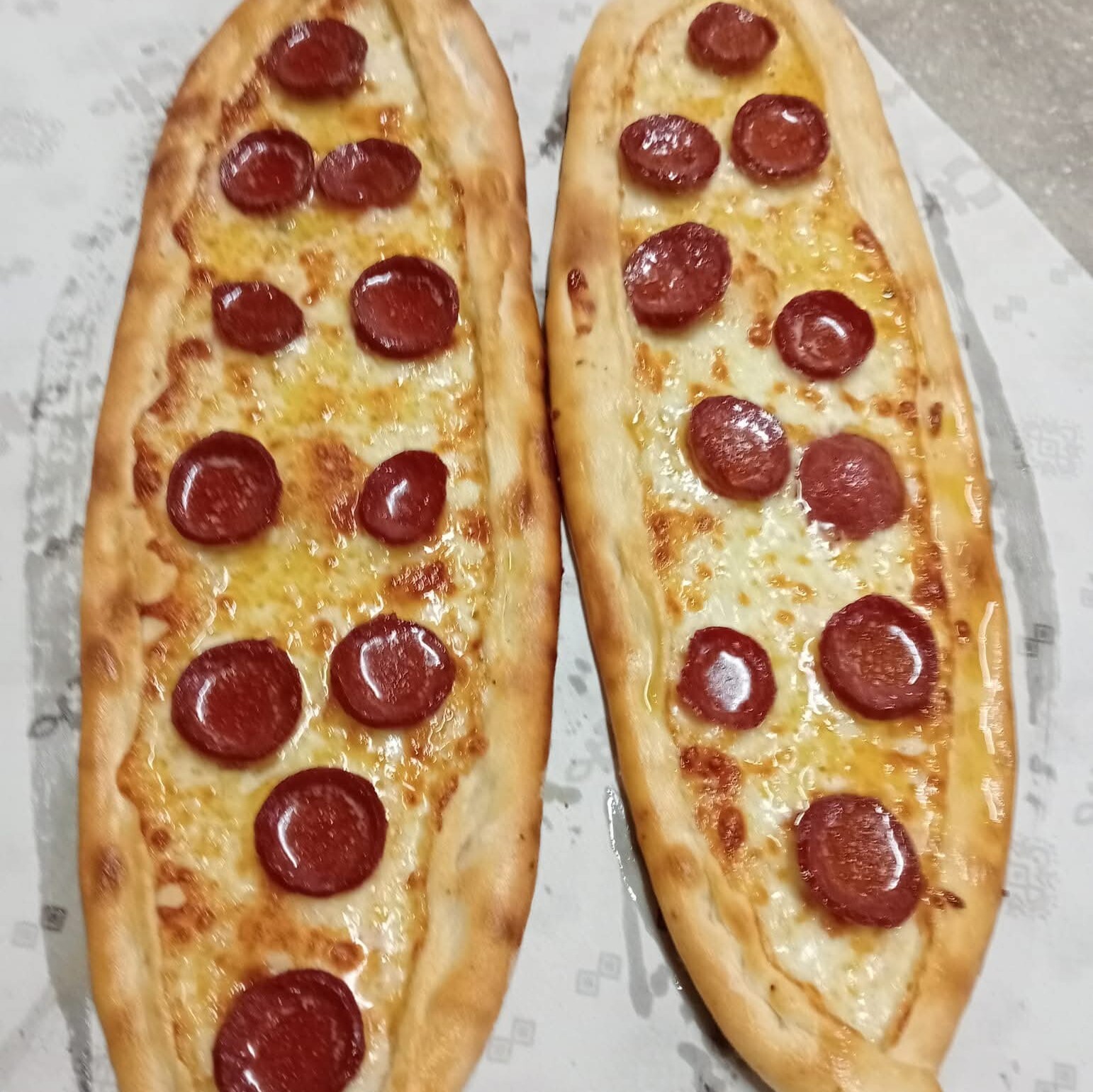 Sucuklu Kaşarlı Pide