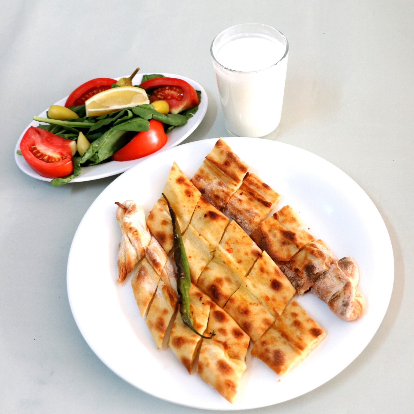 Kaşarlı Pide Menü