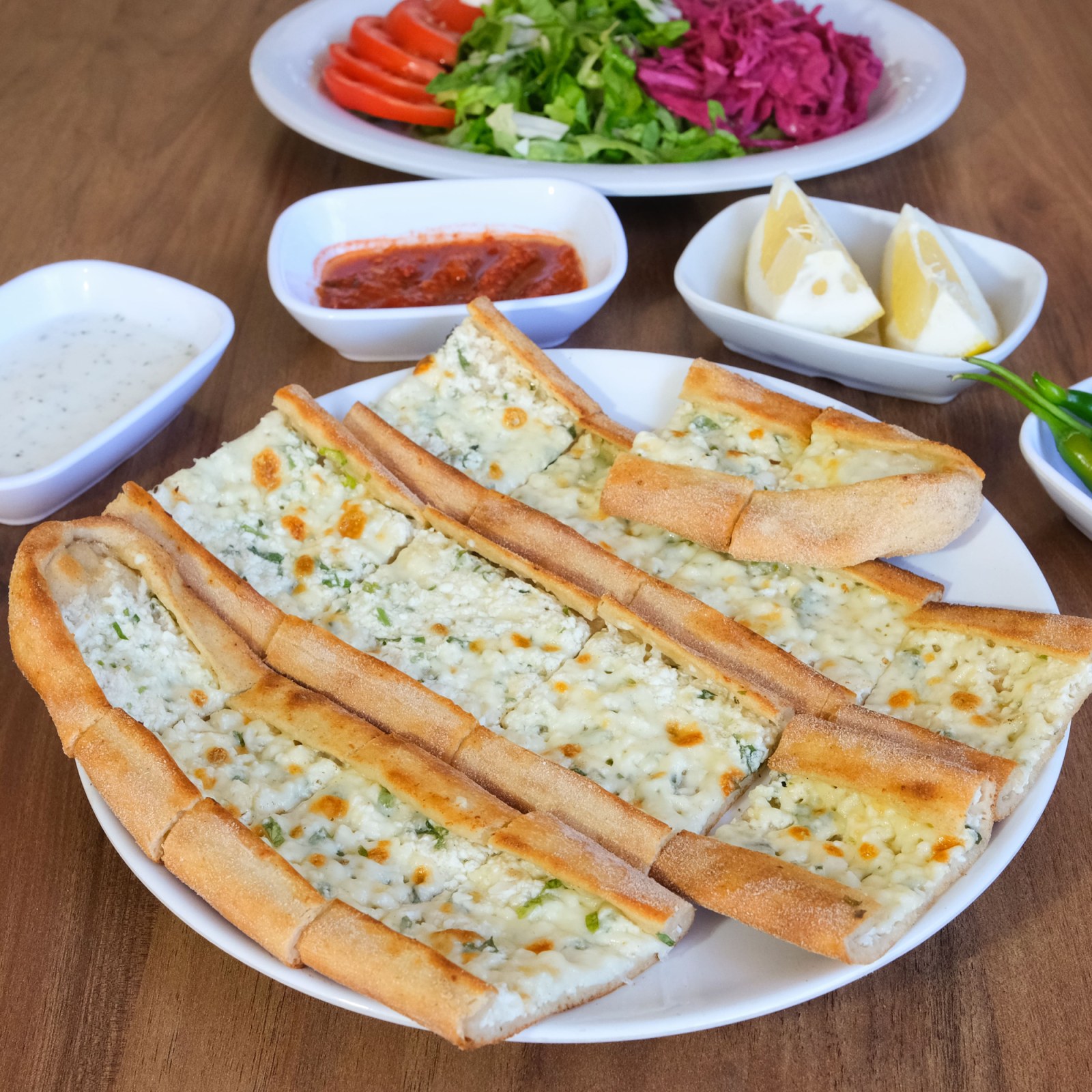 Beyaz Peynirli Kaşarlı Pide