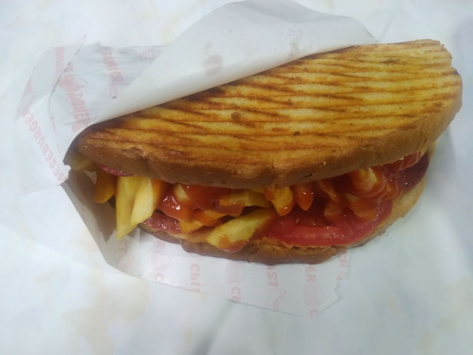 Ayvalık Ekmeğine Yengen Tost