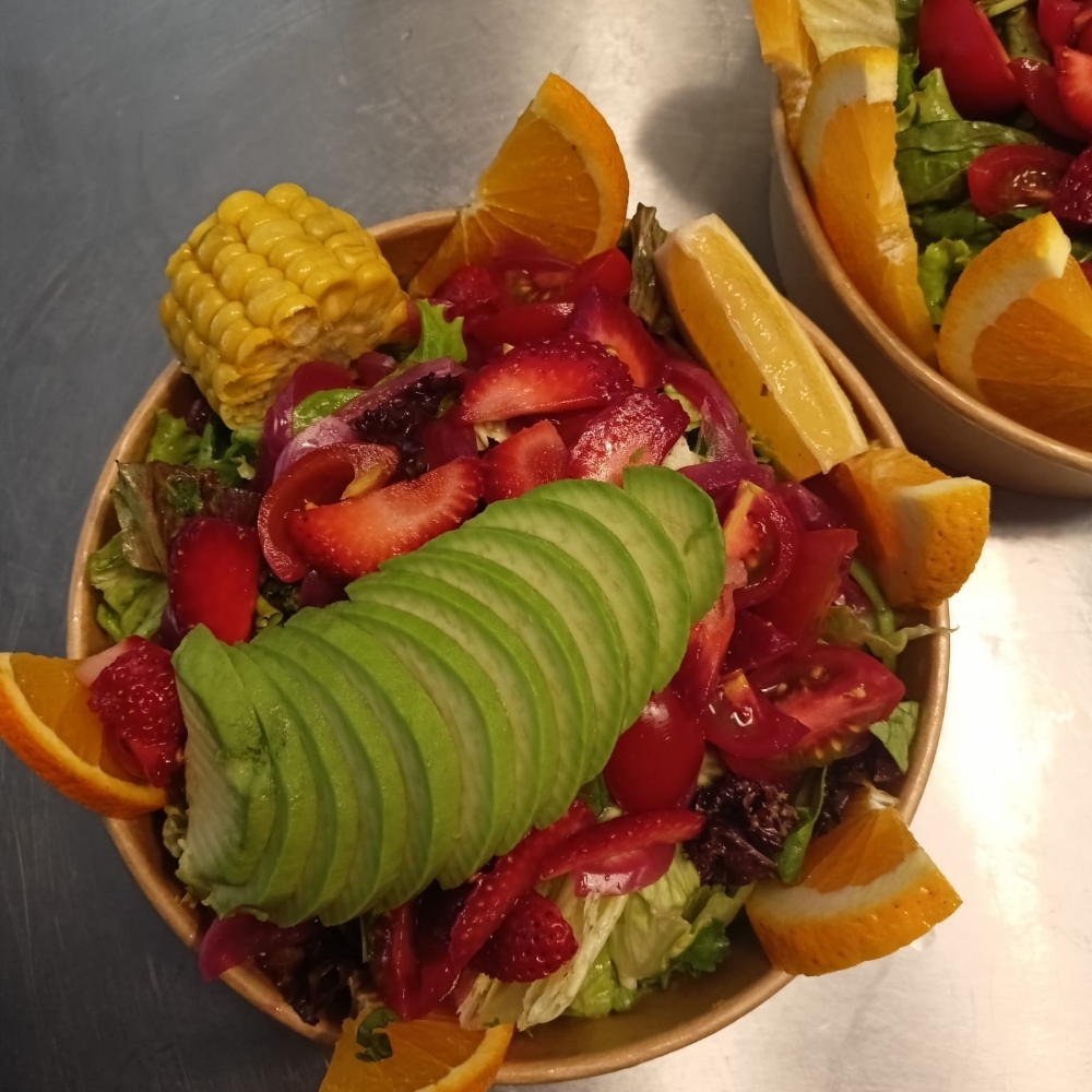 Avokadolu Maskolin Salata