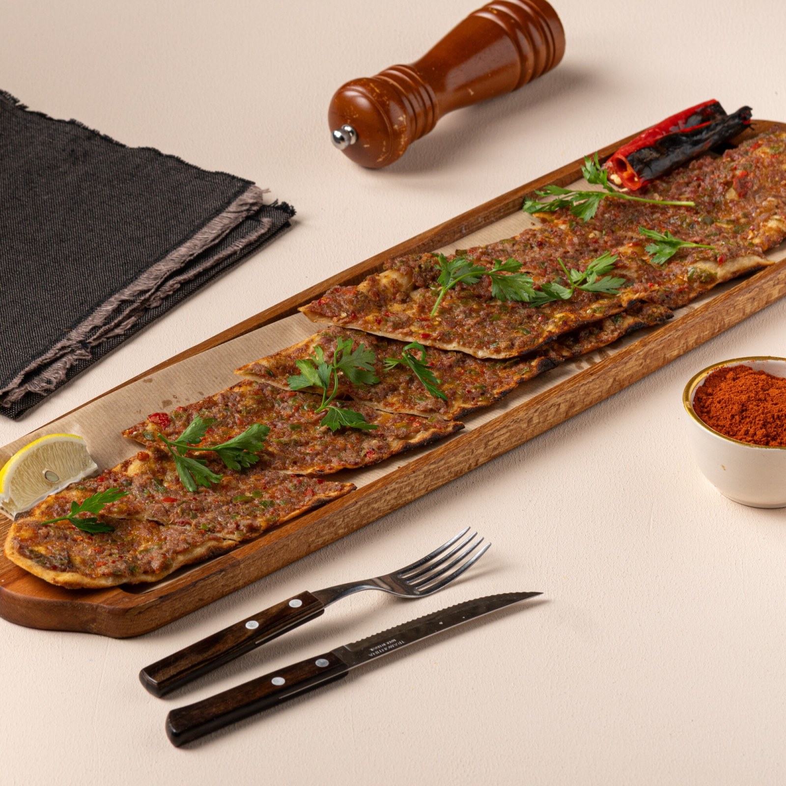 Konya Etli Ekmek (kıymalı)