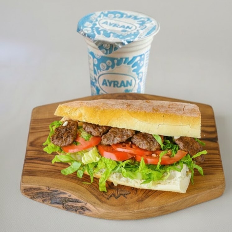 Yarım Köfte Ekmek Menü