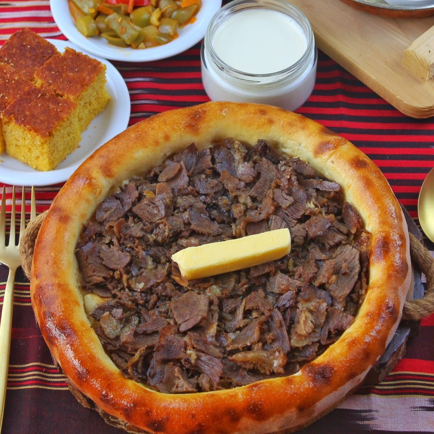Kavurmalı Pide (Yuvarlak)