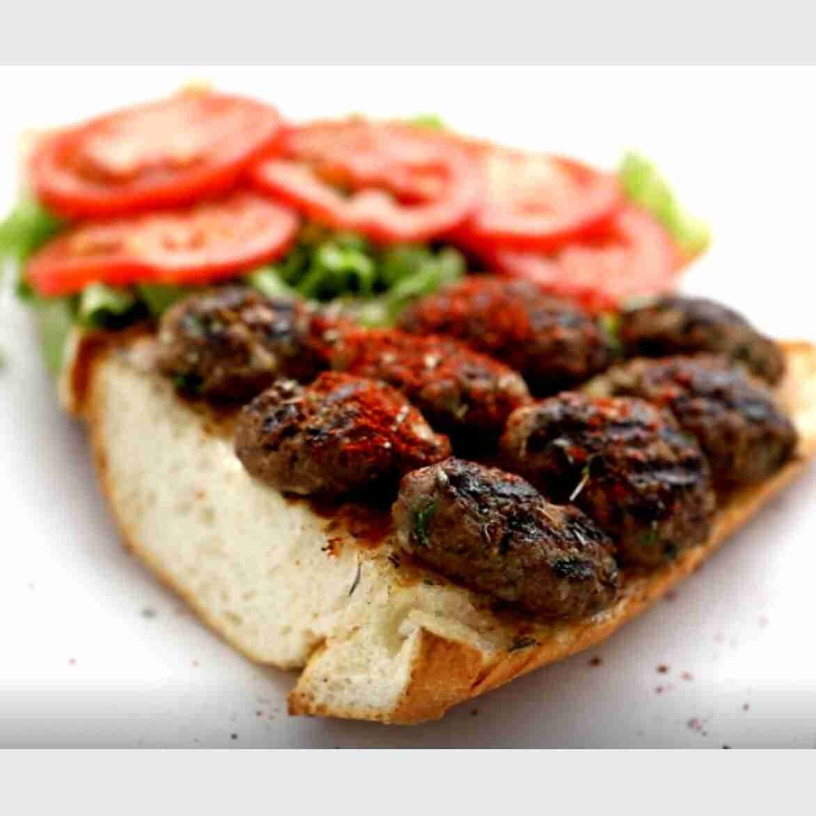 Yarım Ekmek Köfte