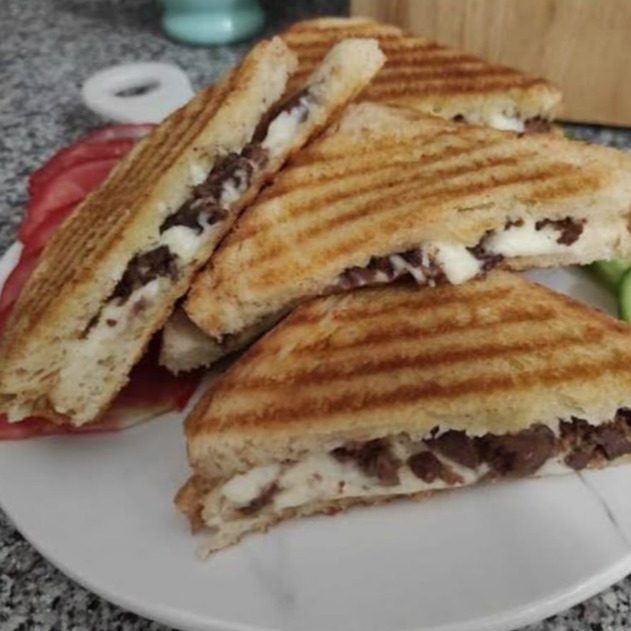Kavurmalı Tost