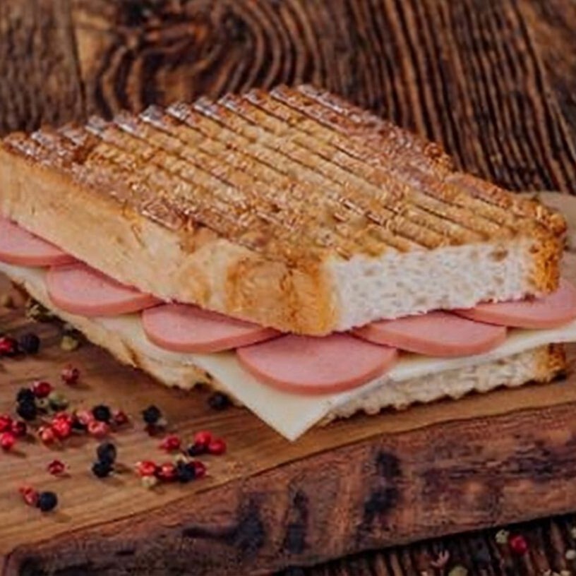 Kaşar + Sosis Tostu